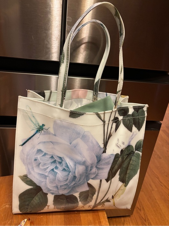 Ted Baker Handbags - NWOT Beautiful Ted Baker Floral Patent Tote